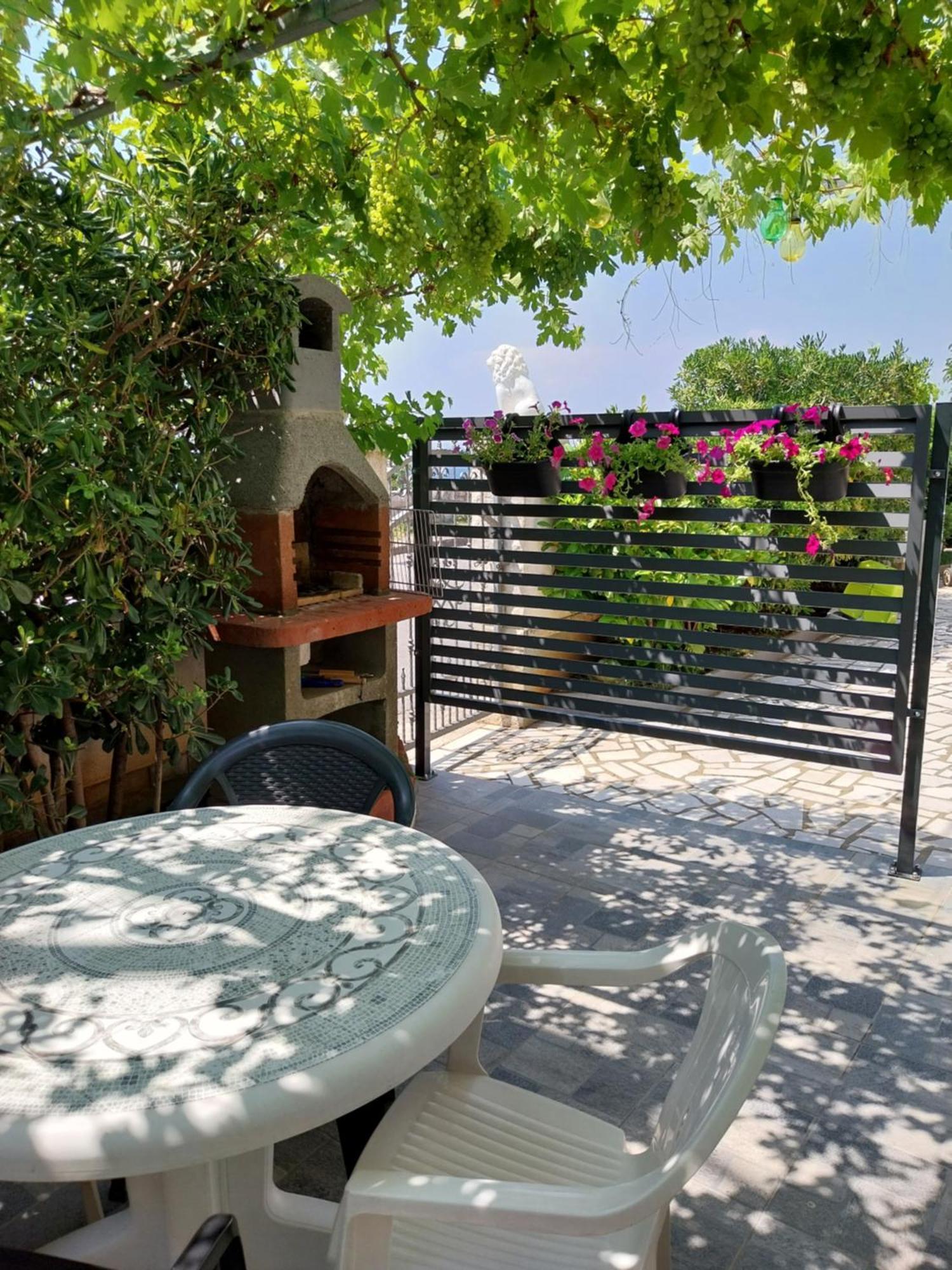 Ml Apartman Сень Экстерьер фото